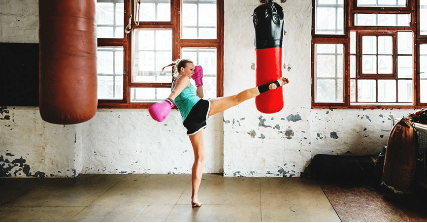  Best Kickboxing Workouts at Home with a Heavy Bag (Expert Advice)